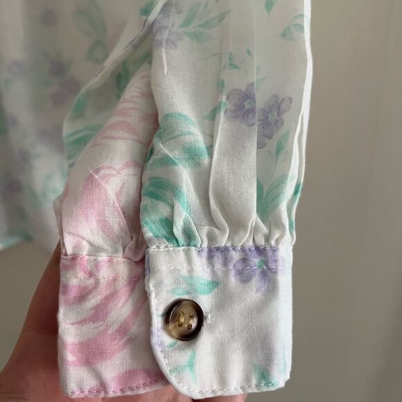 Vintage 80s Pastel Floral Button Down Blouse | Chic Changeables | Size Small - Picture 9 of 10